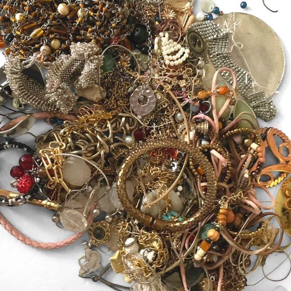 4 lb. + Craft Junk Jewelry Lot - Picture 5 of 6